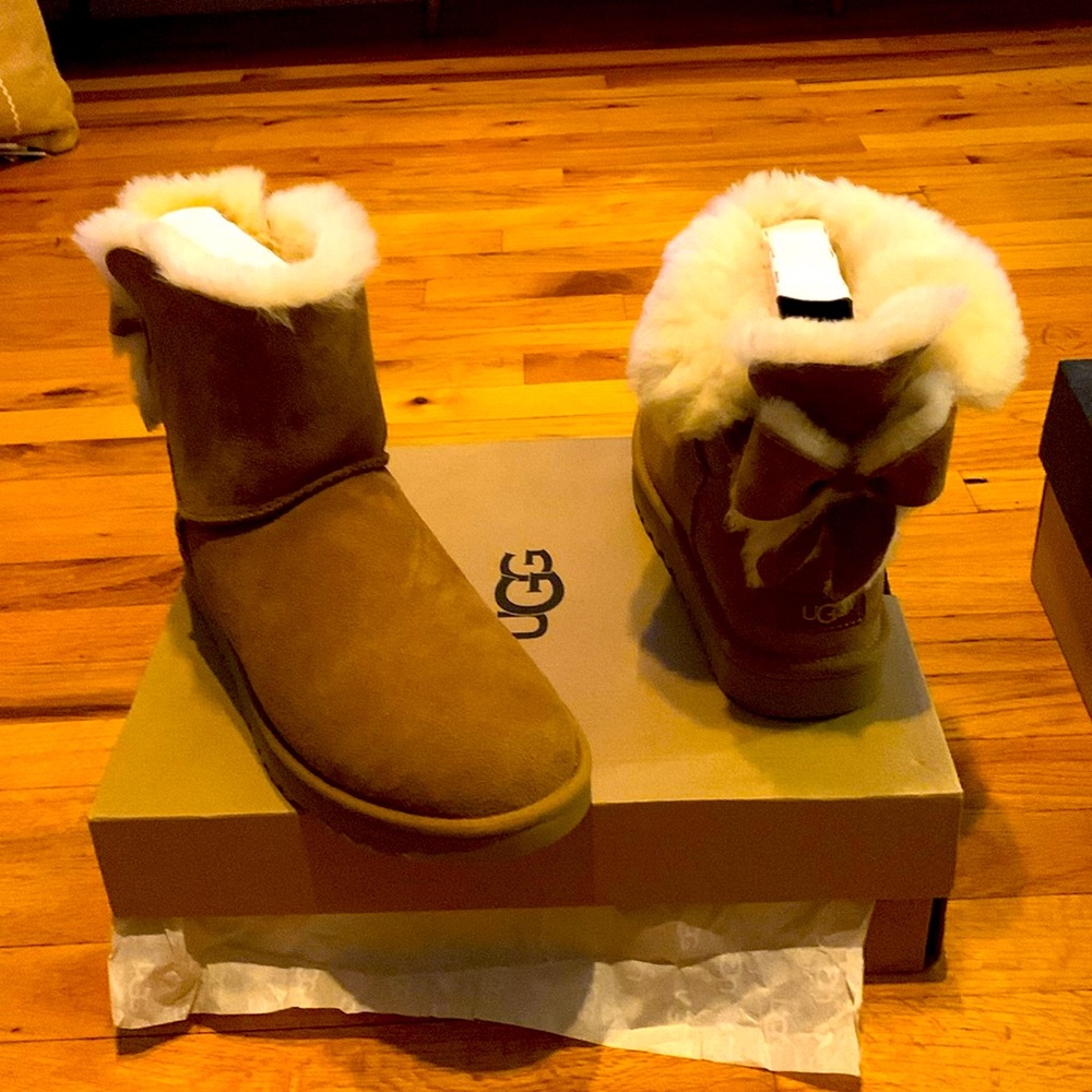 UGG Chestnut Classic Heritage Bow